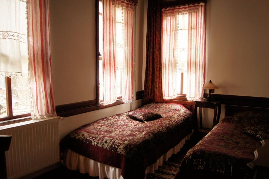 Haci Abdullahlar Konagi Hotell Mudurnu Rum bild