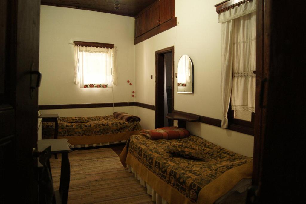 Haci Abdullahlar Konagi Hotell Mudurnu Rum bild